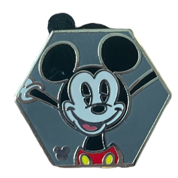 Disney Pin Trading (set of 2 Hidden Mickey Collection #1 and #2 out of 6) - Picture 4 of 5